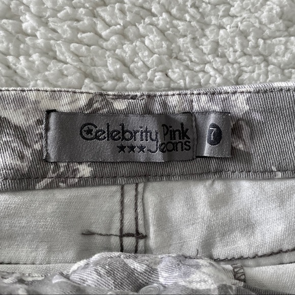 Gray Floral Print Shorts - Picture 4 of 4